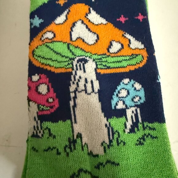 Psychedelic Mushroom Crew Socks Set of 6 Cannabis Leaf Design Unisex Funky Gift - Picture 3 of 10